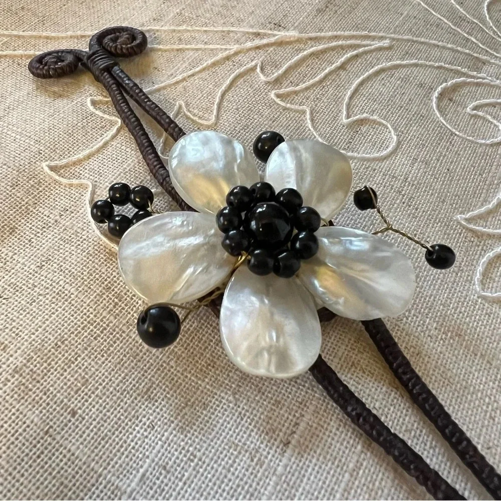 Womens BRACELET HANDCRAFTED NATURAL STONE FLOWER Mother Pearl Gift Birthday Chic